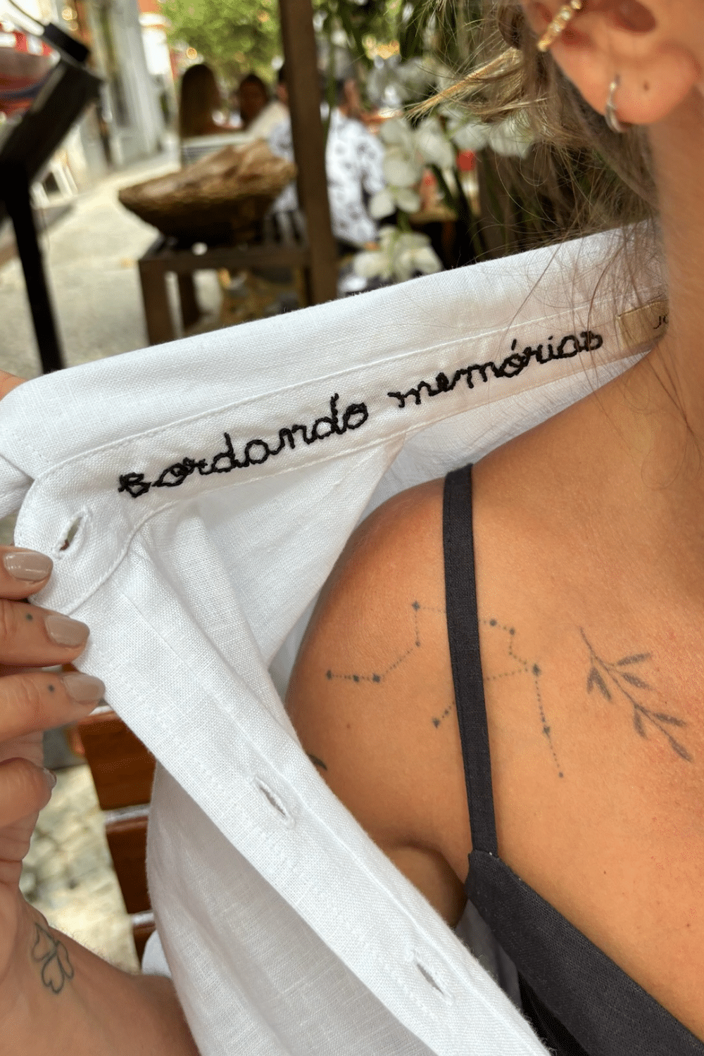 Camisa de Linho Bordada Aranha