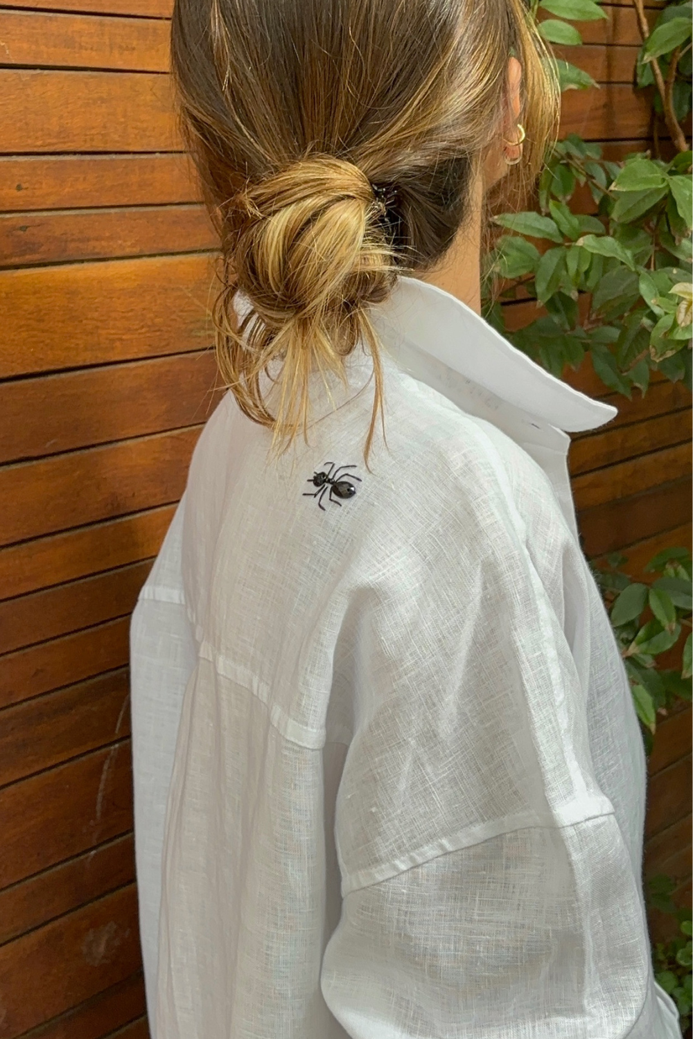 Camisa de Linho Bordada Formigas