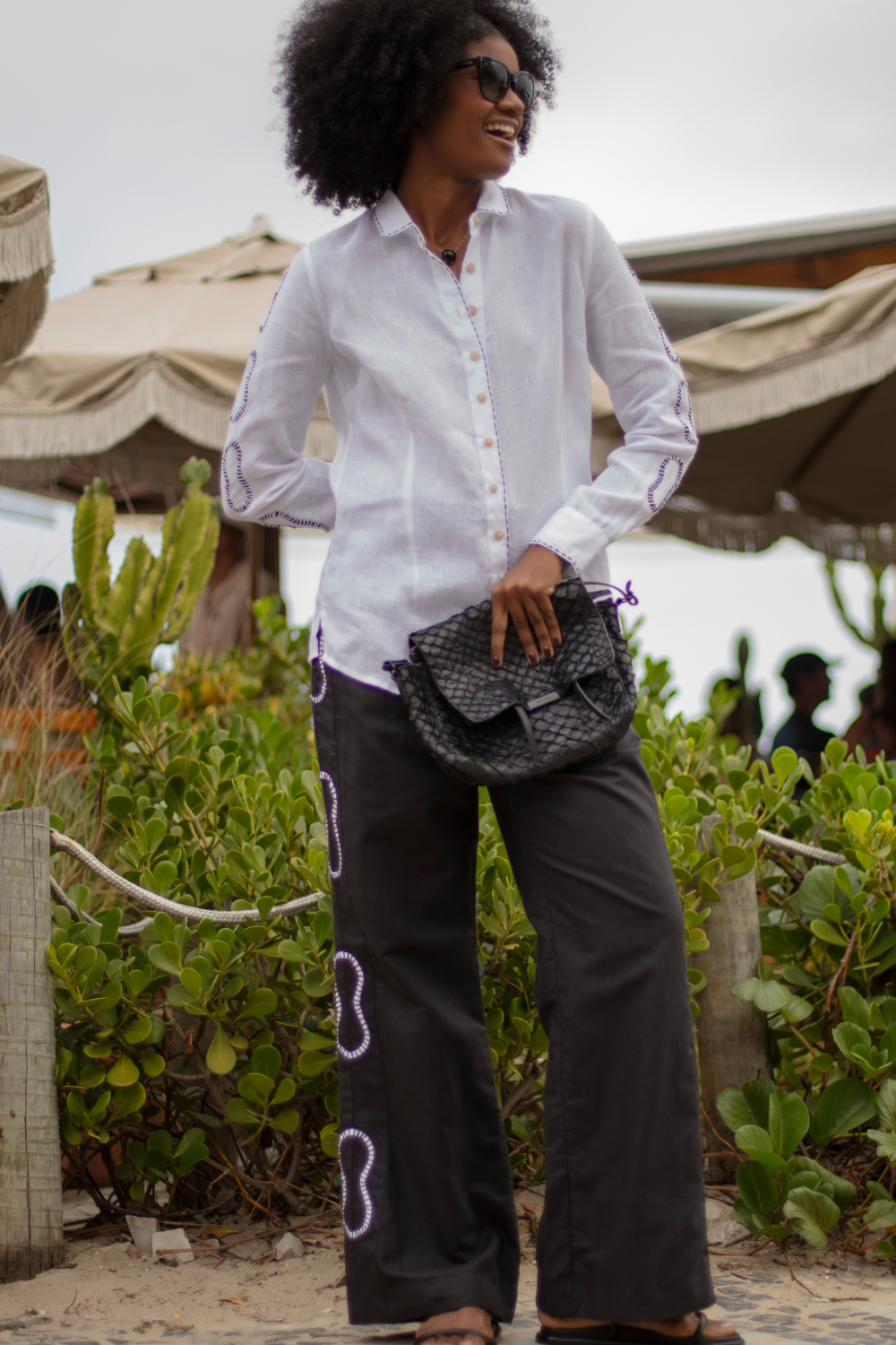 Camisa de Linho Bordada Rastros