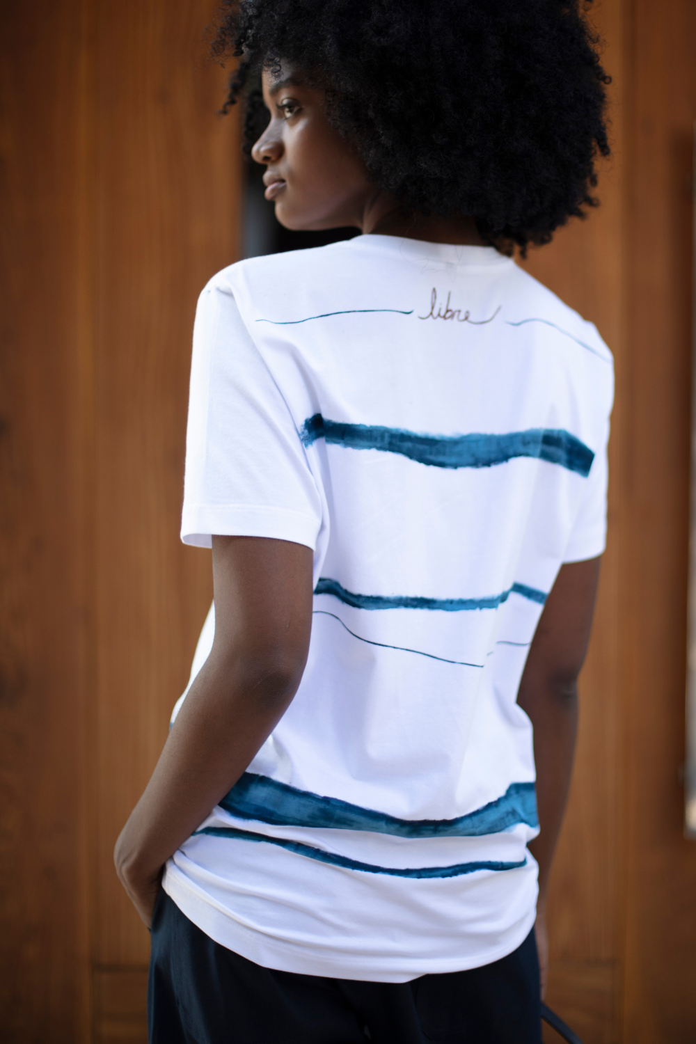Camiseta pintada à mão Pássaro