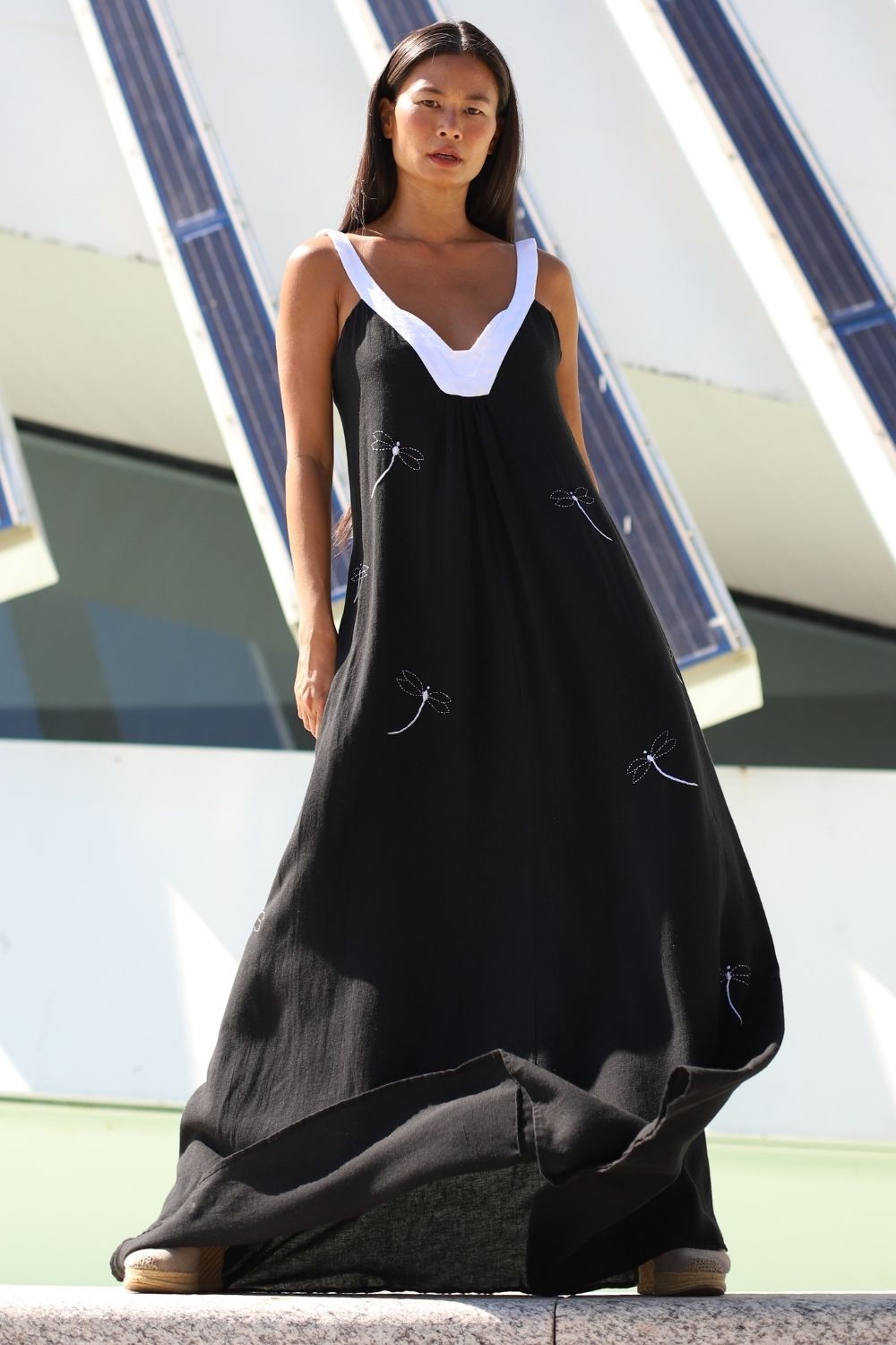 Vestido de linho bordado libélulas PB