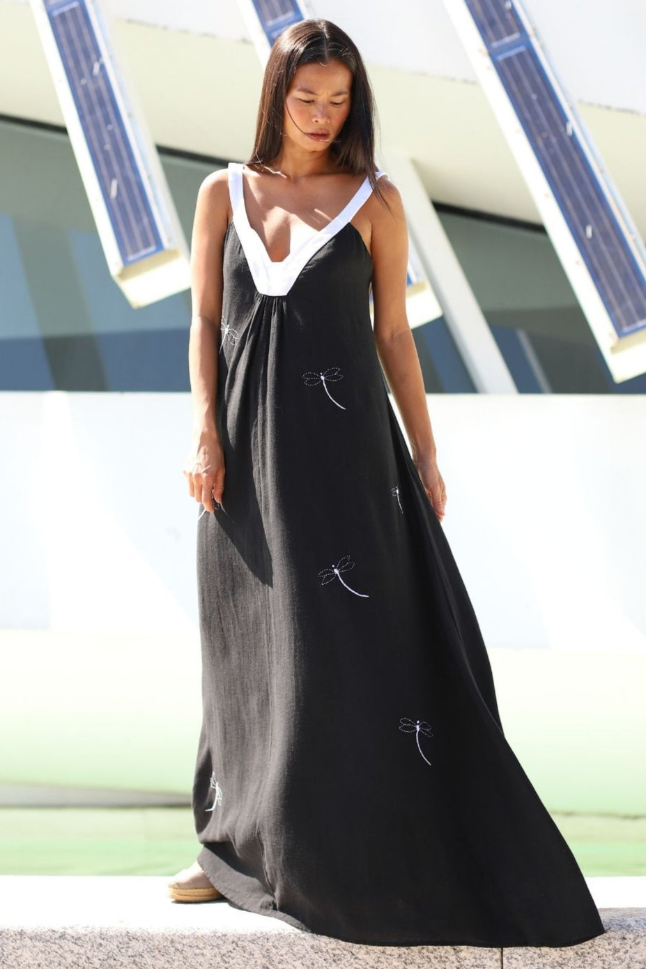 Vestido de linho bordado libélulas PB