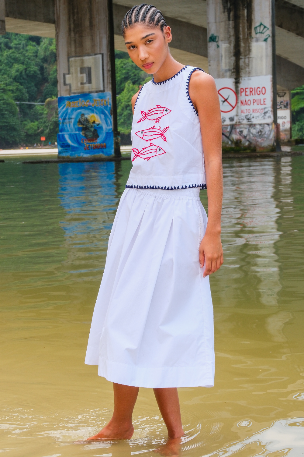 Blusa de Algodão Bordada Cardumes Branca