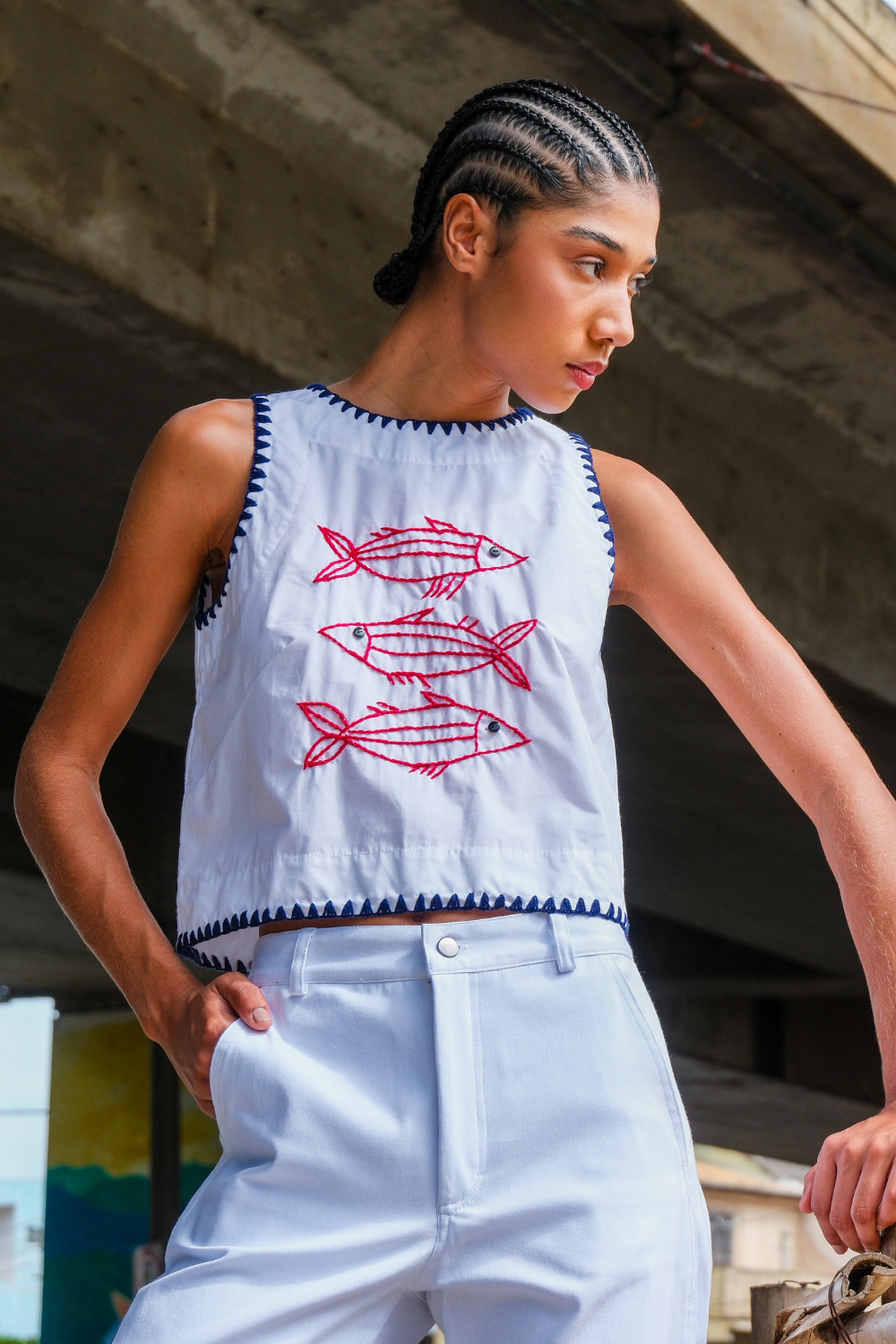 Blusa de Algodão Bordada Cardumes Branca