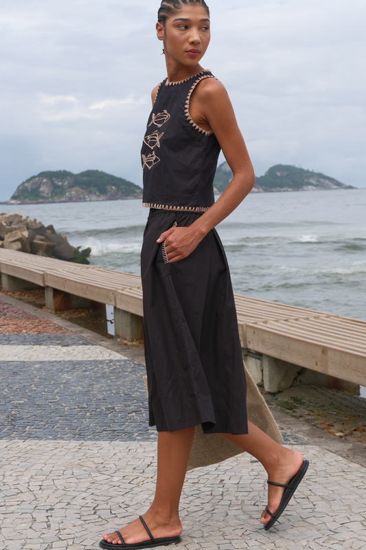 Blusa de Algodão Bordada Cardumes Preta